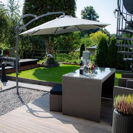 Unterschlupf Radeberg Mit Garten & Whirlpool Экстерьер фото